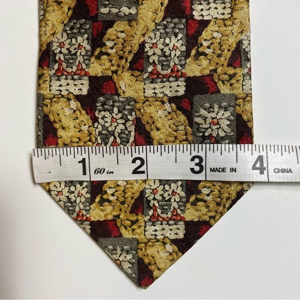Ermenegildo Zegna Silk Daisy Geometric Luxury Professional Old Money Tie